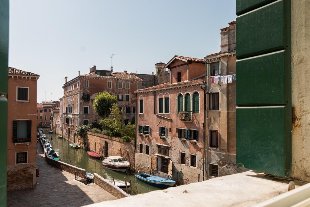 7 Windows On Venice Exterior photo